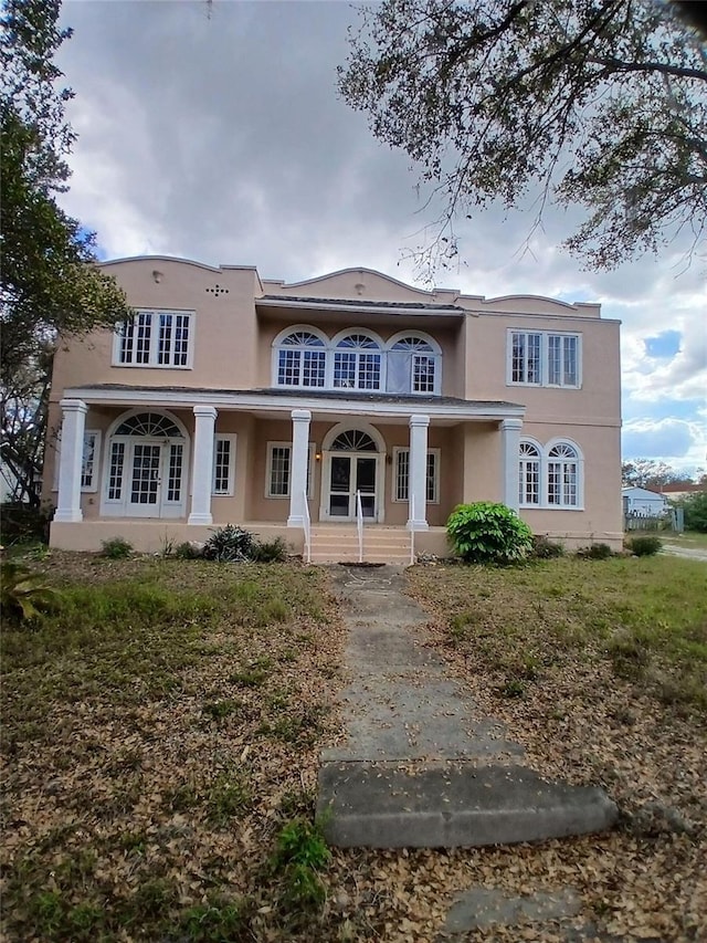 view of front of property featuring stucco siding