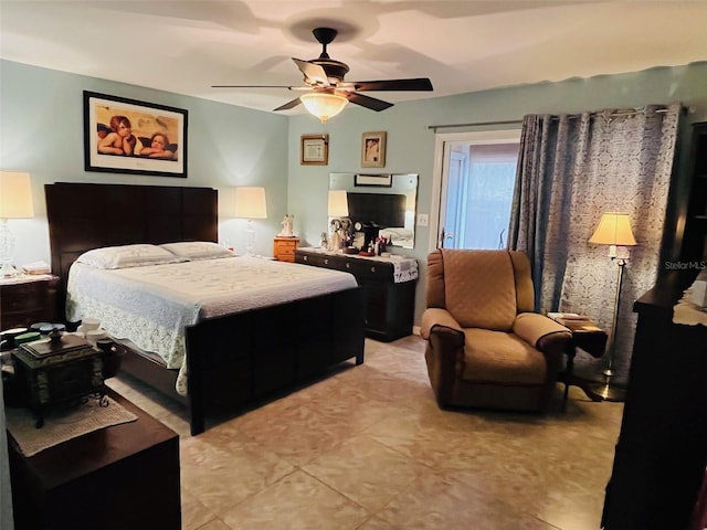 bedroom featuring ceiling fan