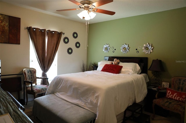 bedroom with ceiling fan