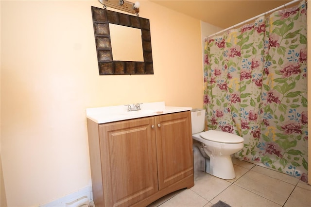 full bathroom featuring tile patterned floors, toilet, vanity, and a shower with shower curtain