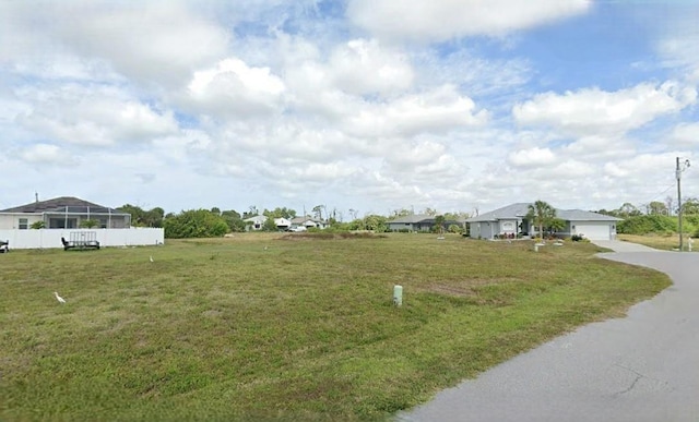 Listing photo 2 for 116 Temper Ln, Rotonda West FL 33947