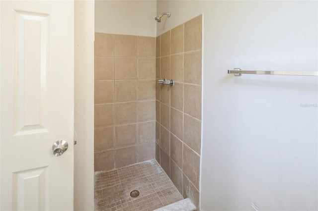 2108 W 15th, Jacksonville, FL 32209 - bathroom featuring tiled shower