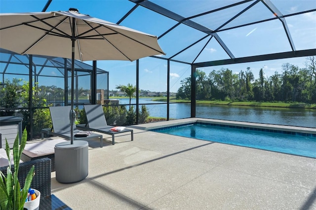 12654 Oak Hill Way, Parrish, FL 34219 - swimming pool with a patio, glass enclosure, and a water view