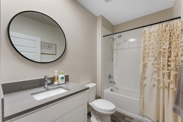 full bathroom featuring toilet, vanity, and shower / bath combo