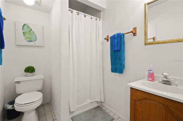 full bath featuring toilet, curtained shower, tile patterned flooring, baseboards, and vanity