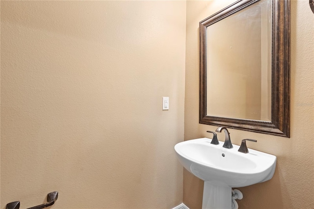 1341 Mill Stream Ln, Winter Springs, FL 32708 - bathroom featuring a sink