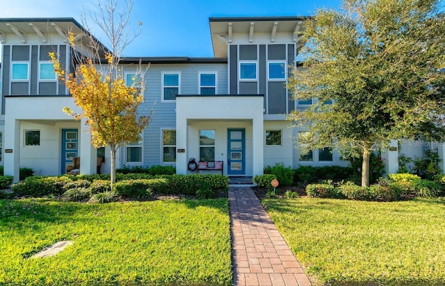 view of front of home with a front yard