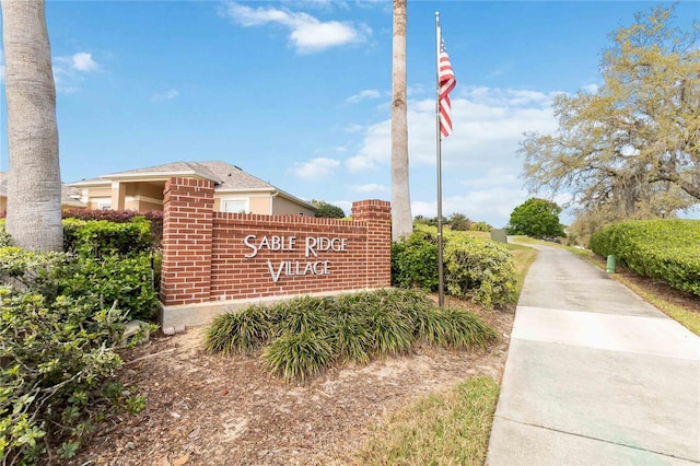 view of community / neighborhood sign