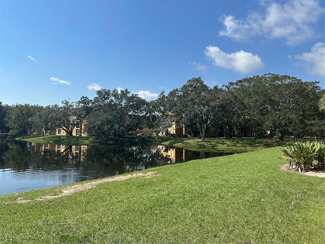 view of yard featuring a water view