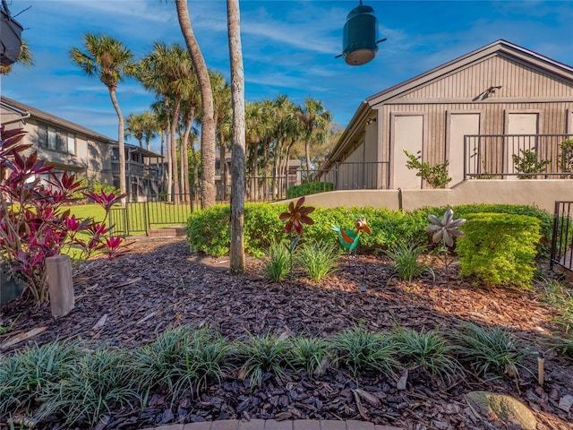 view of yard featuring fence