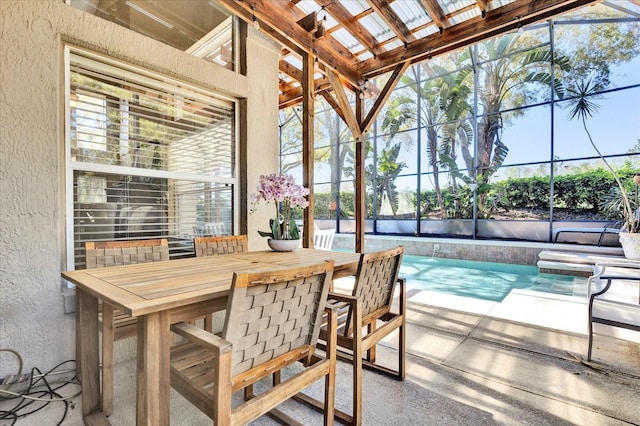 sunroom / solarium with a healthy amount of sunlight