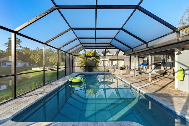 1475 Kettledrum Trl, Deltona, FL 32725 - swimming pool featuring a patio and glass enclosure