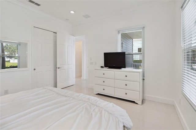 bedroom featuring recessed lighting, visible vents, baseboards, and ornamental molding