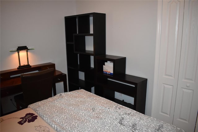 bedroom with a closet