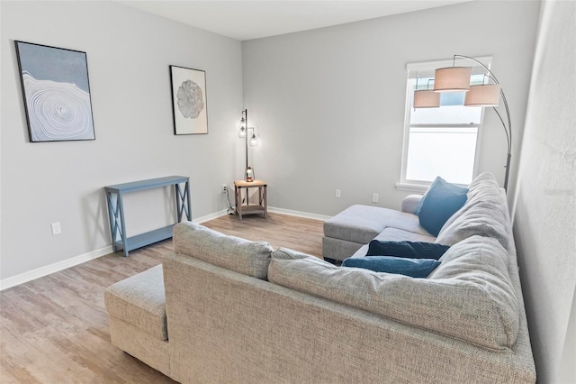 149 St Thomas Dr, Mulberry, FL 33860 - living area featuring wood finished floors