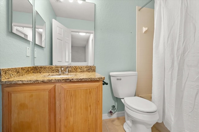 bathroom with shower / bath combo with shower curtain, toilet, tile patterned flooring, baseboards, and vanity