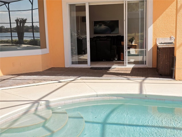 9137 Southern Breeze Dr, Orlando, FL 32836 - outdoor pool featuring a water view