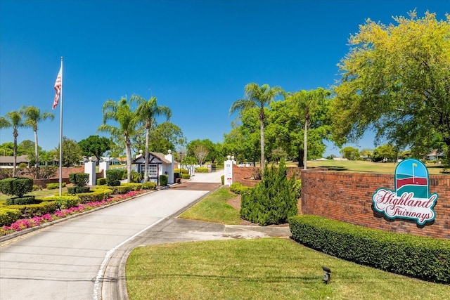 3748 Innisbrook Dr, Lakeland, FL 33810 - view of property's community featuring a yard