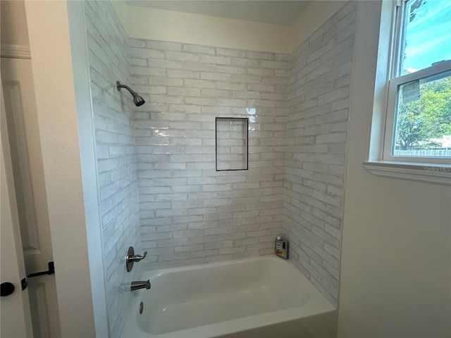 bathroom with bathtub / shower combination