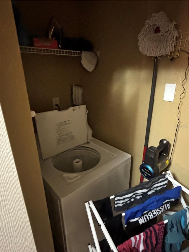 laundry room featuring washer / clothes dryer