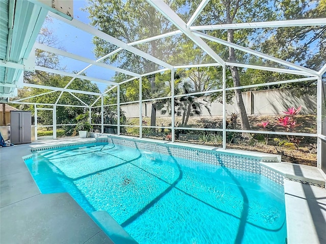 358 Morning Creek Cir, Apopka, FL 32712 - pool with glass enclosure and a patio area