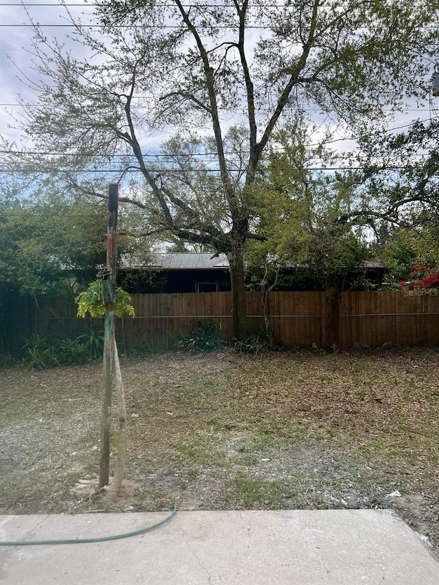 6130 Gamble Dr, Orlando, FL 32808 - view of yard with fence