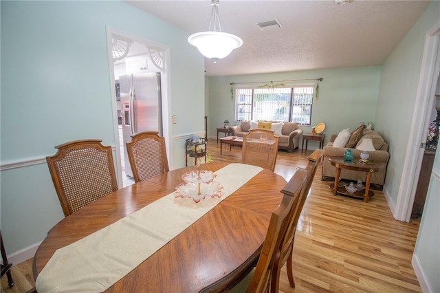 613 Andrew St, Altamonte Springs, FL 32714 - dining room featuring light wood-type flooring