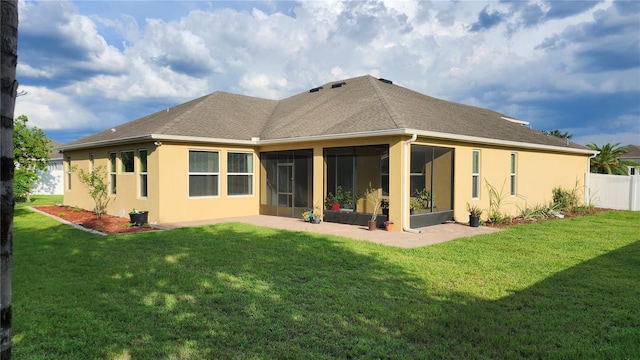 2749 Sand Oak Loop, Apopka, FL 32712 - rear view of property with a sunroom and stucco siding
