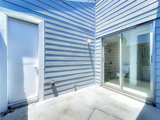 2253 Atrium Cir, Orlando, FL 32808 - view of patio / terrace