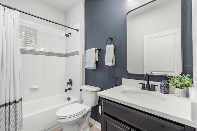 4622 Eureka Ln, Sanford, FL 32773 - bathroom with shower / tub combo with curtain, toilet, and vanity