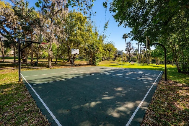 204 Tomoka Trl Unit 204, Longwood, FL 32779 - view of sport court with community basketball court and a lawn