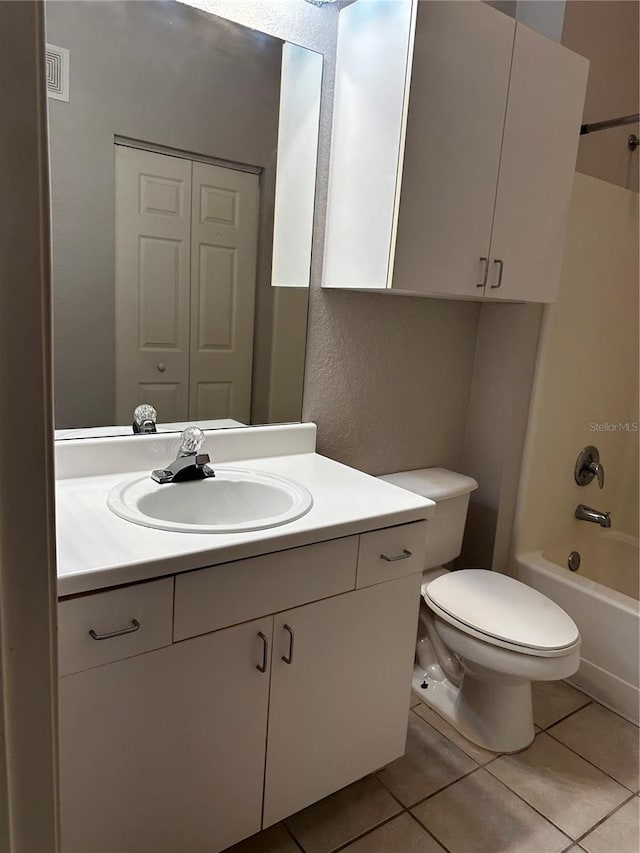 860 N Orange Ave Unit 149, Orlando, FL 32801 - bathroom with vanity, bathing tub / shower combination, and tile patterned flooring