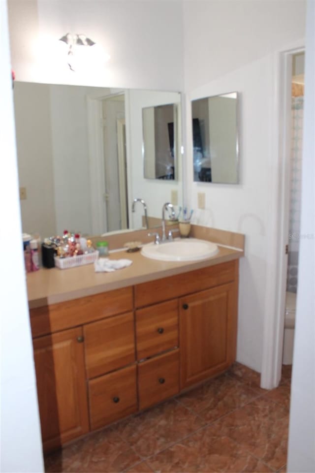 855 San Pedro Ct, Kissimmee, FL 34758 - full bath featuring tile patterned flooring and vanity