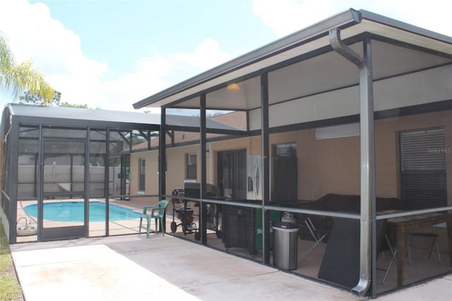 855 San Pedro Ct, Kissimmee, FL 34758 - view of swimming pool with a patio, a fenced in pool, and a lanai