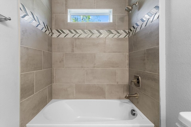 1973 E Celina St, Inverness, FL 34453 - bathroom featuring bathtub / shower combination, toilet, and a textured wall