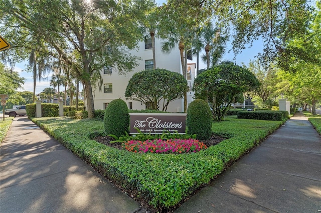 view of community / neighborhood sign