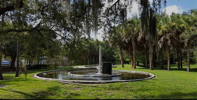 407 E Jersey St, Orlando, FL 32806 - view of property's community featuring a yard