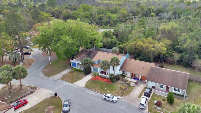 bird's eye view with a view of trees
