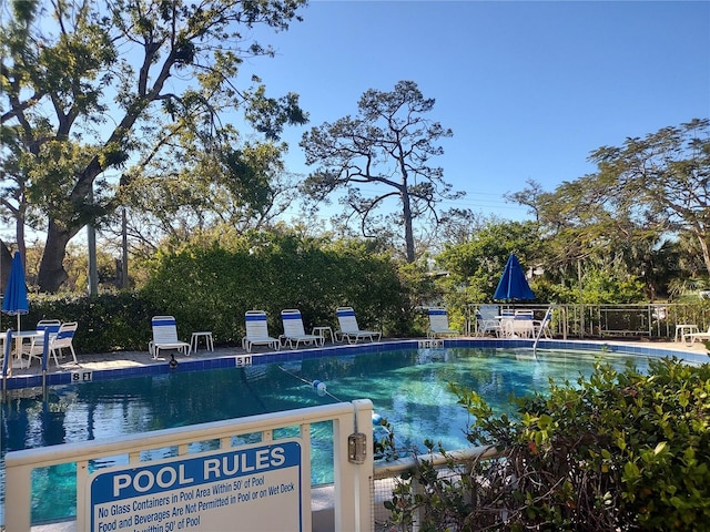 2155 Wood St Unit B4, Sarasota, FL 34237 - view of community pool
