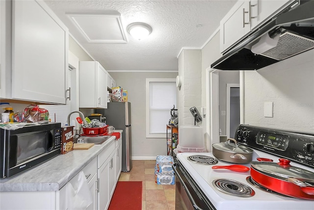 626 Marvin C Zanders Ave, Apopka, FL 32703 - kitchen featuring a sink, range with electric cooktop, black microwave, a textured ceiling, and under cabinet range hood