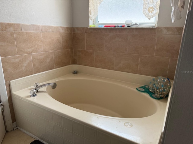 3024 Natoma Way, Orlando, FL 32825 - full bathroom featuring a bath