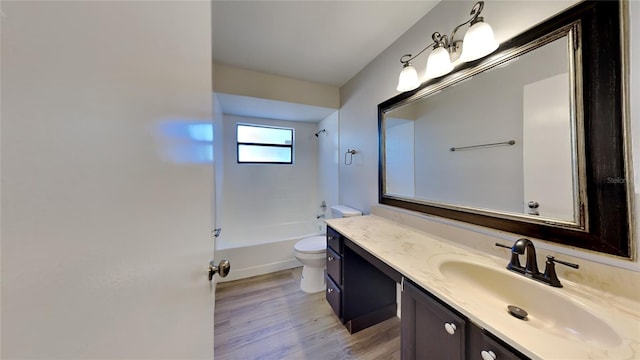 213 Almaden Ct, Winter Springs, FL 32708 - full bath featuring shower / bathing tub combination, wood finished floors, toilet, and vanity