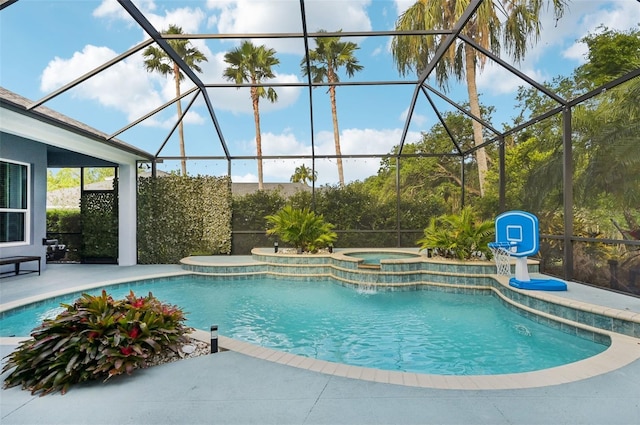 13136 Peregrin Cir, Bradenton, FL 34212 - outdoor pool with an in-ground hot tub, a patio area, and a lanai