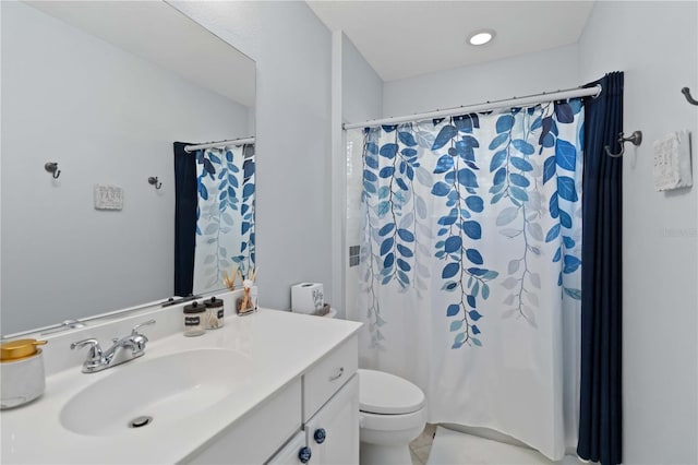 13136 Peregrin Cir, Bradenton, FL 34212 - bathroom with vanity, a shower with shower curtain, and tile patterned floors