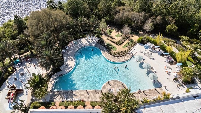 482 Captiva Dr, Davenport, FL 33836 - bird's eye view of a pool