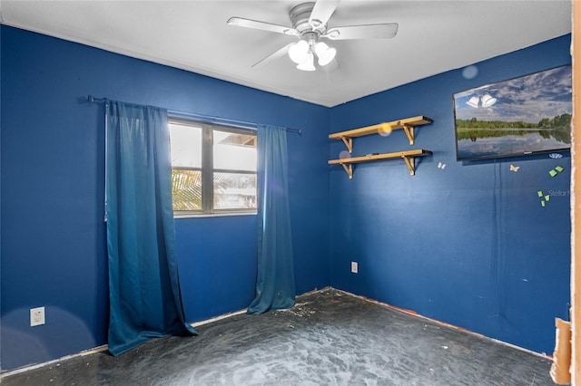 6031 W Ridgewood Ave, Orlando, FL 32835 - spare room with a ceiling fan