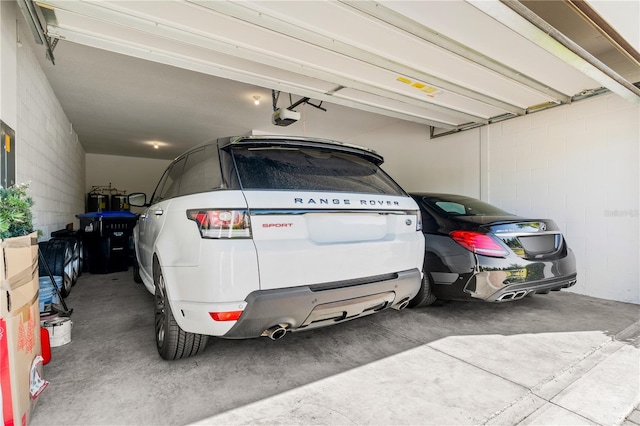 8384 Ludington Cir, Orlando, FL 32836 - garage with a garage door opener