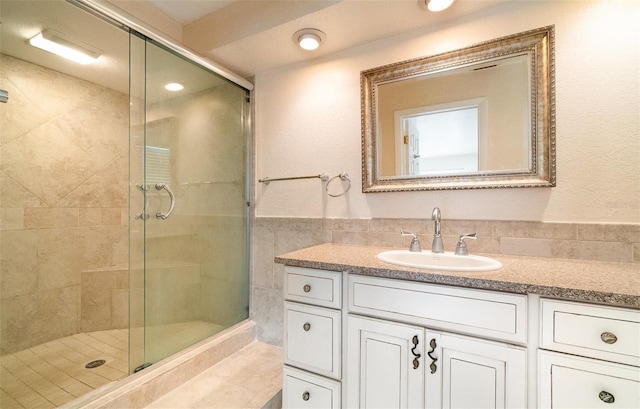 690 S Lakemont Ave, Winter Park, FL 32792 - full bath featuring vanity and a stall shower