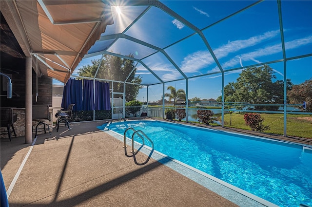 31028 Baclan Dr, Wesley Chapel, FL 33545 - outdoor pool with a lanai and a patio area