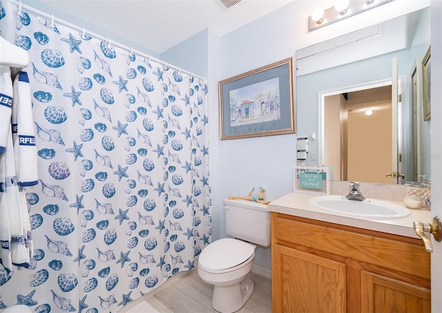 979 Park Terrace Cir, Kissimmee, FL 34746 - full bathroom with a shower with curtain, toilet, and vanity